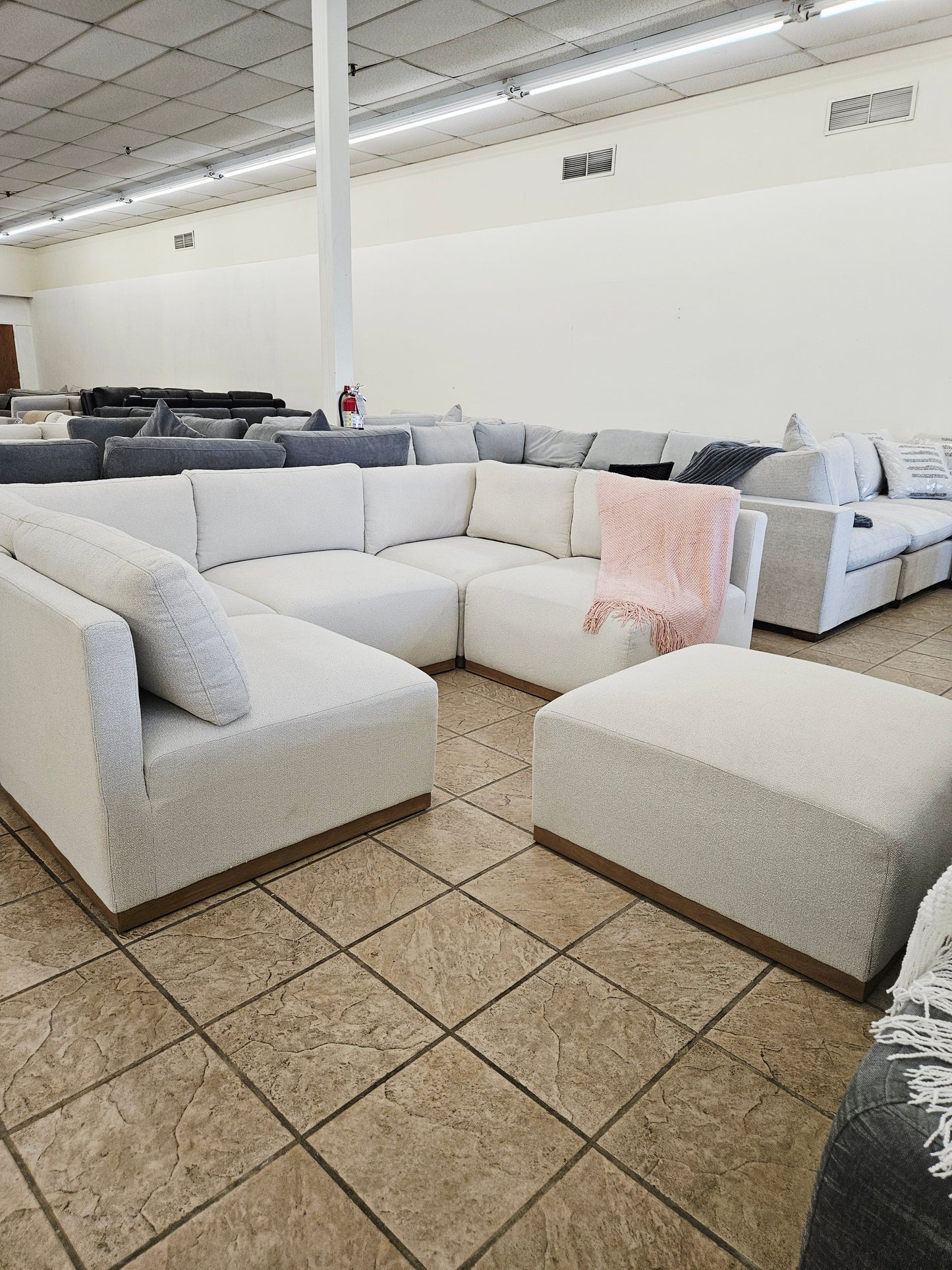 Henredon Murphy Fabric Modular Sectional with Ottoman - Floor Model