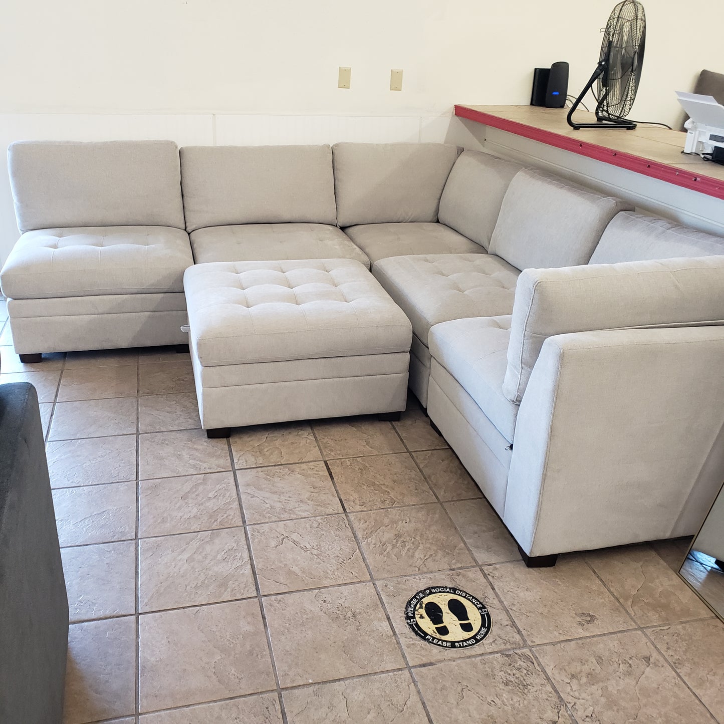 Thomasville Tisdale Modular Sectional 6-piece Dark Gray with Storage Ottoman