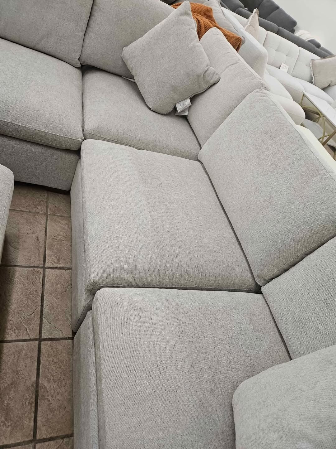 Thomasville Lowell 6-piece Modular Sectional