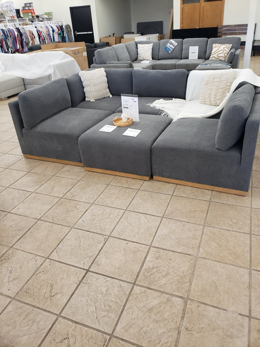 Henredon 6-piece Modular sectional with ottoman