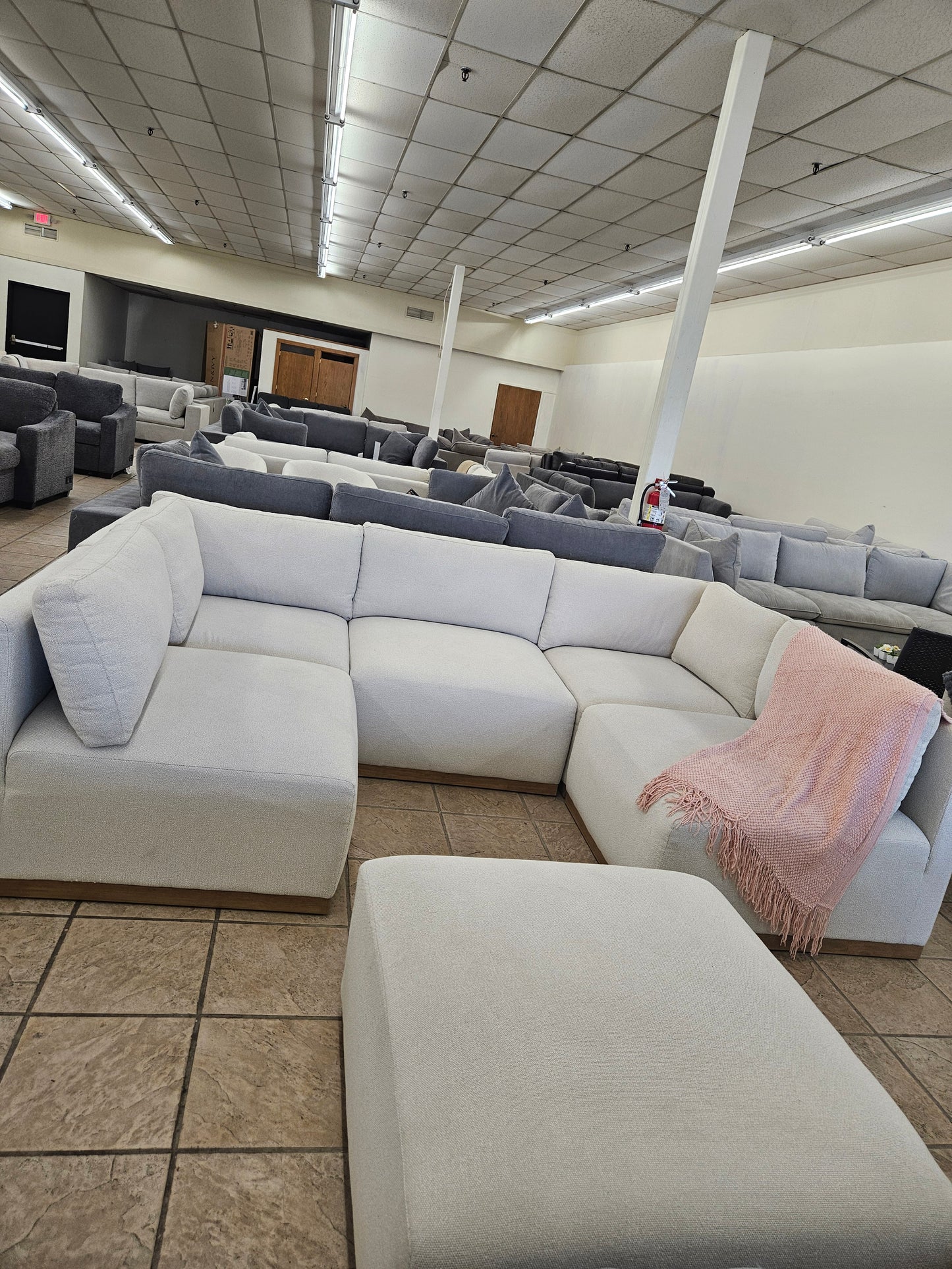 Henredon Murphy Fabric Modular Sectional with Ottoman - Floor Model