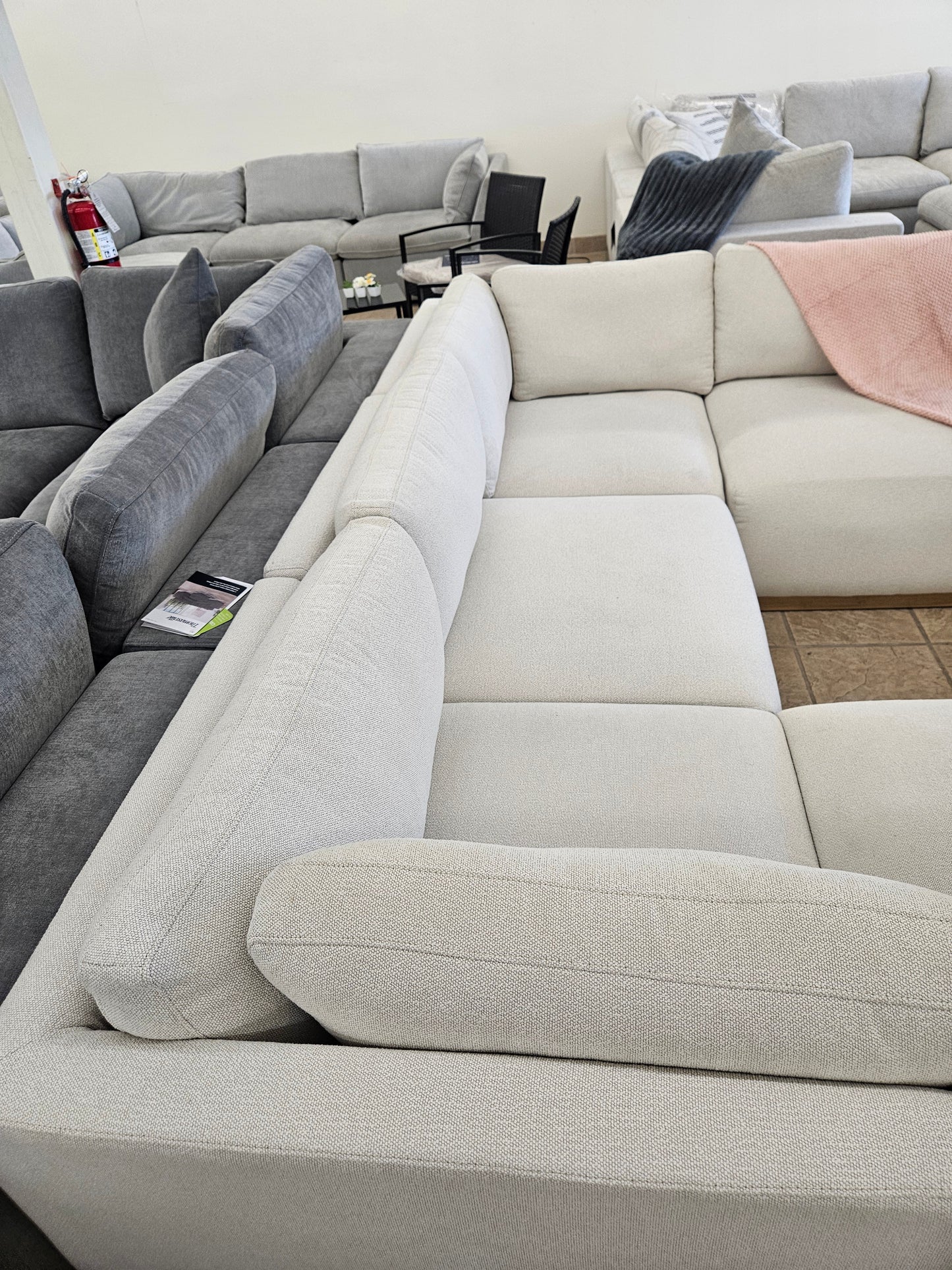 Henredon Murphy Fabric Modular Sectional with Ottoman - Floor Model