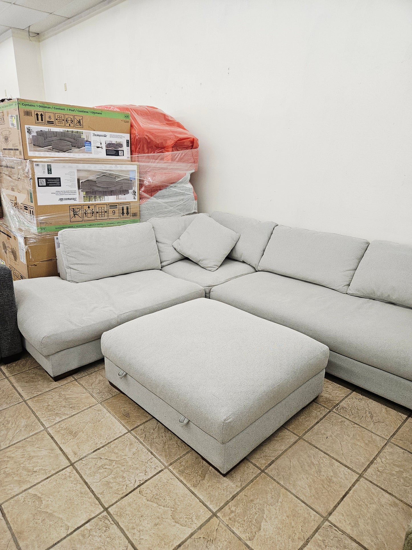 Henredon Larkin House Deep Seating Fabric Sectional with Storage Ottoman - Used