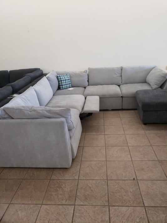 Harwood 5-piece Fabric Modular Sectional with Power Footrest
