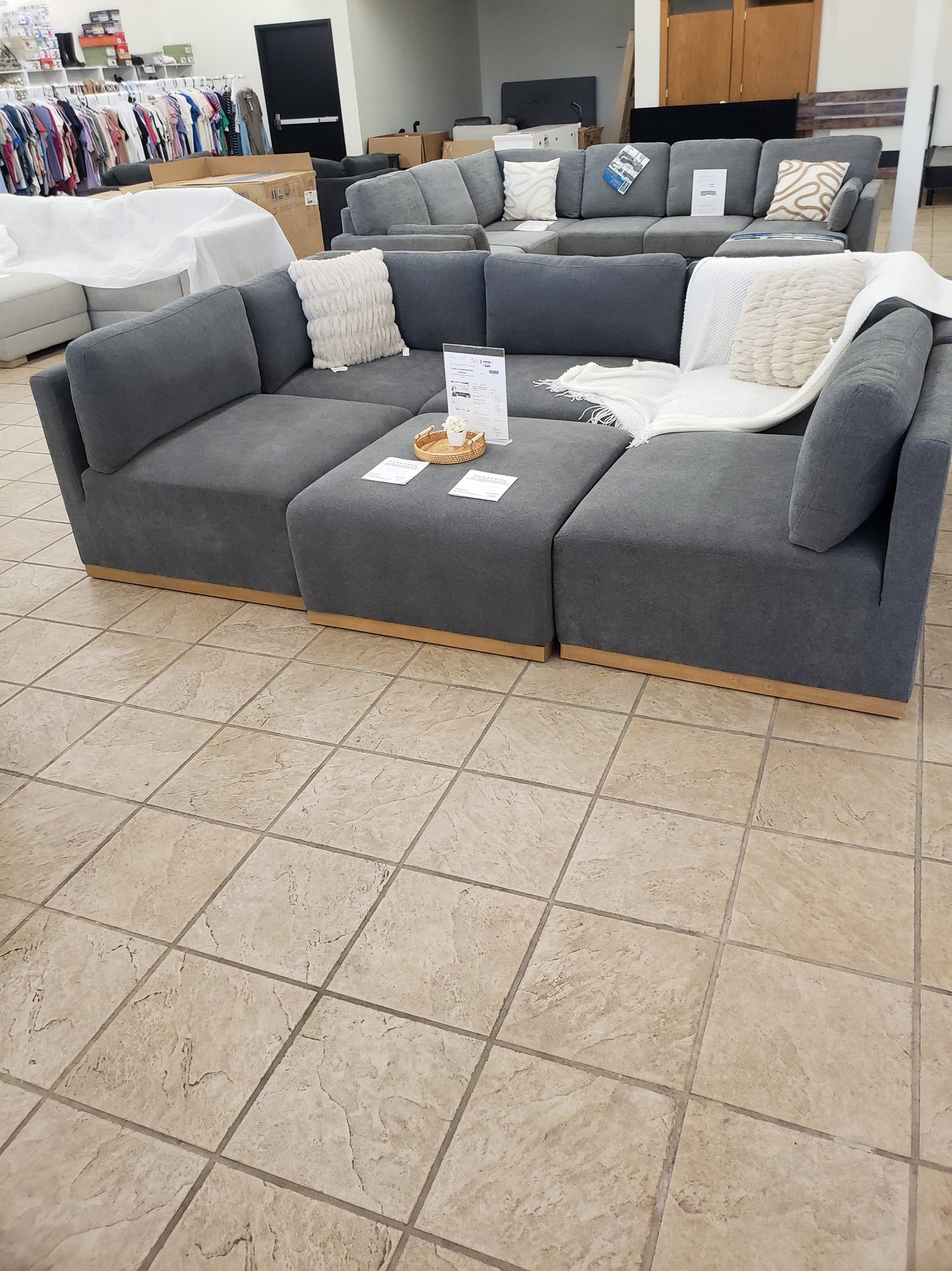 Henredon 6-piece Modular sectional with ottoman
