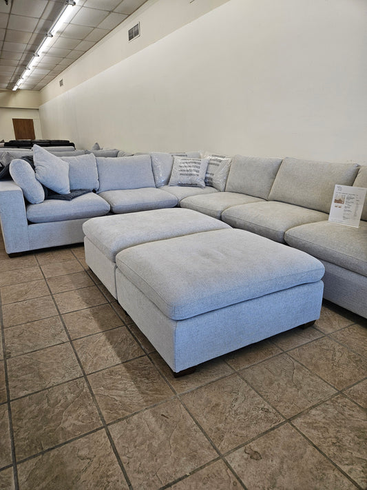 Thomasville Lowell 8-piece Modular Sectional - Floor model