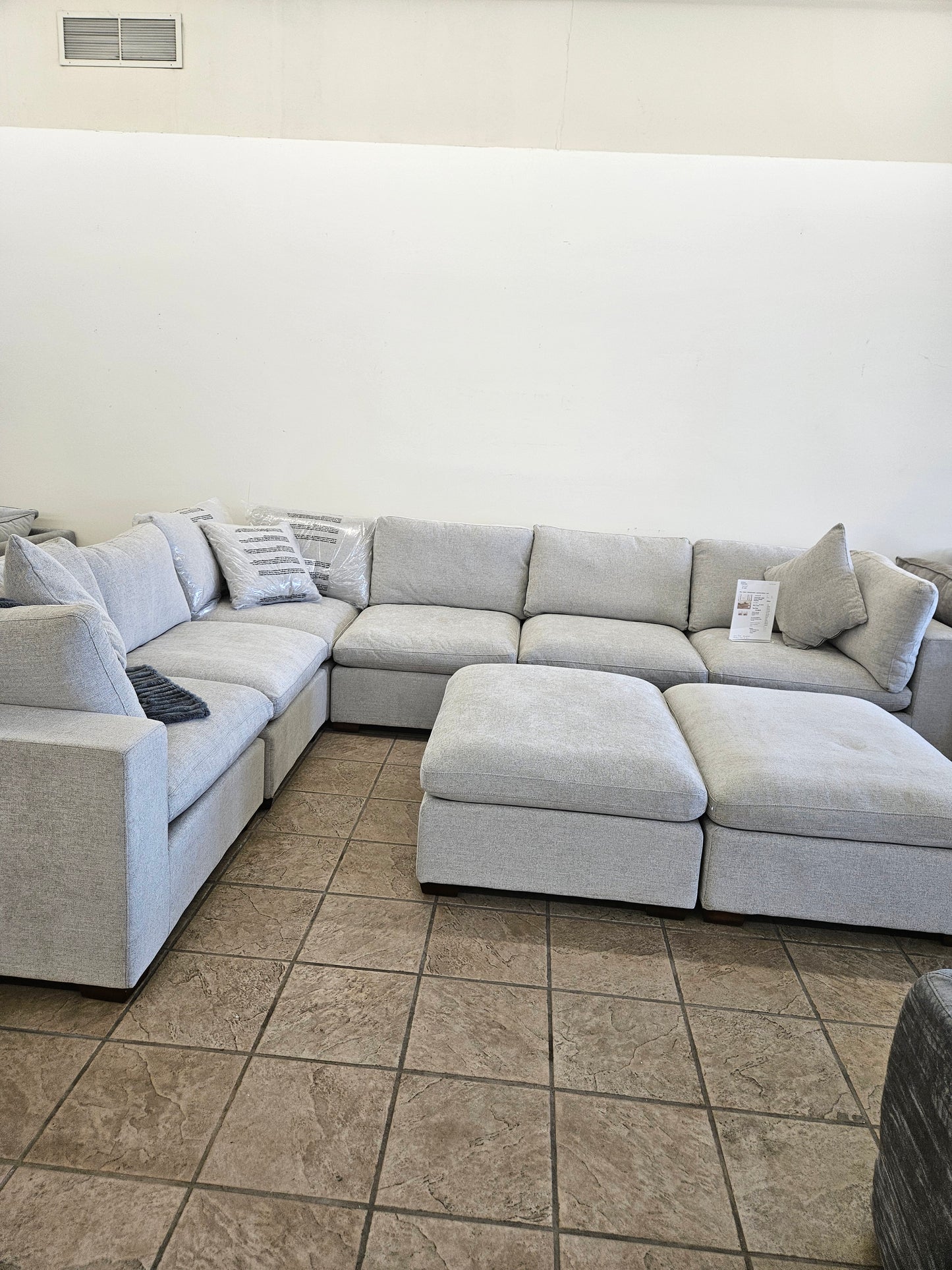 Thomasville Lowell 8-piece Modular Sectional - Floor model