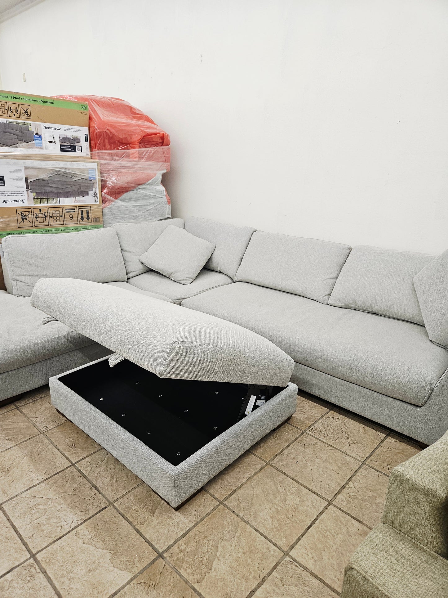 Henredon Larkin House Deep Seating Fabric Sectional with Storage Ottoman - Used