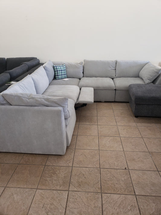 Harwood 5-piece Fabric Modular Sectional with Power Footrest