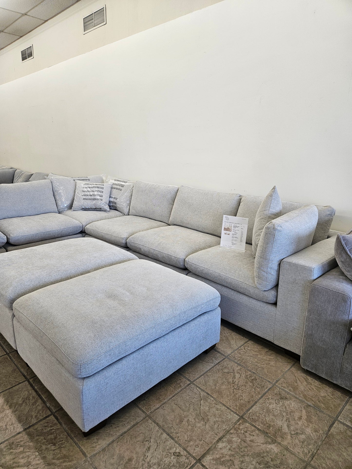 Thomasville Lowell 8-piece Modular Sectional - Floor model